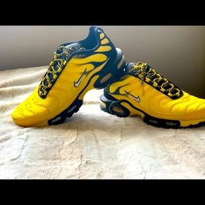 Nike Air Max Plus yellow and black